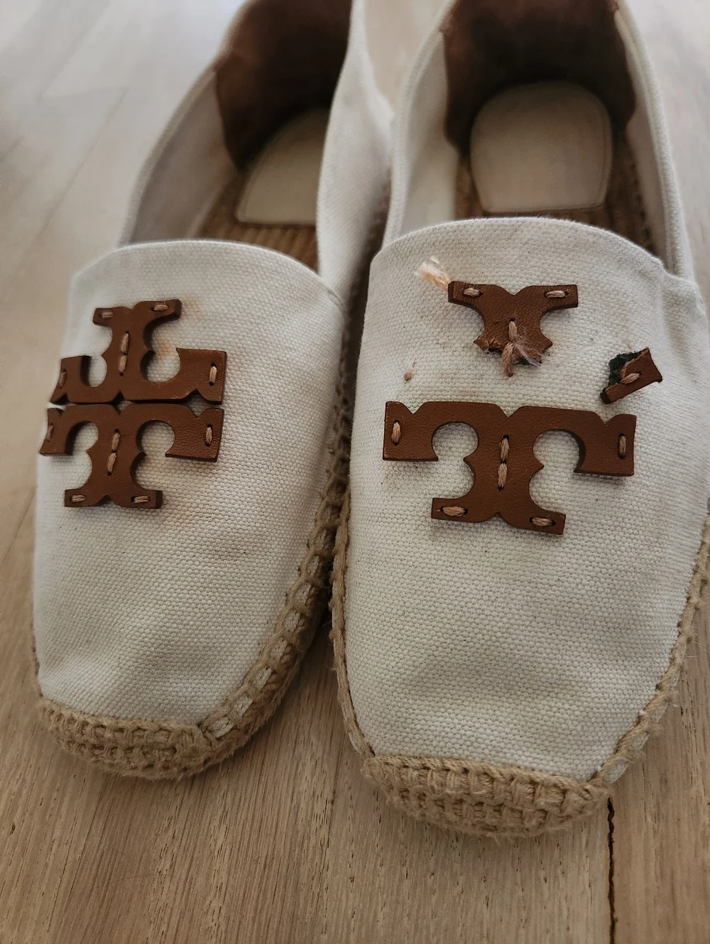 Tory Burch Everly Espadrilles Size 7.5 Ivory Canvas Logo Slip-On Flats Shoes